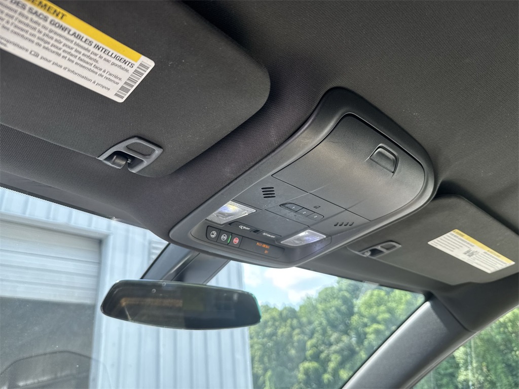 Vehicle image 27 of 35