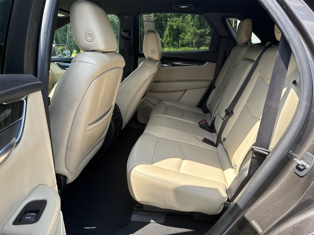 Vehicle image 13 of 35