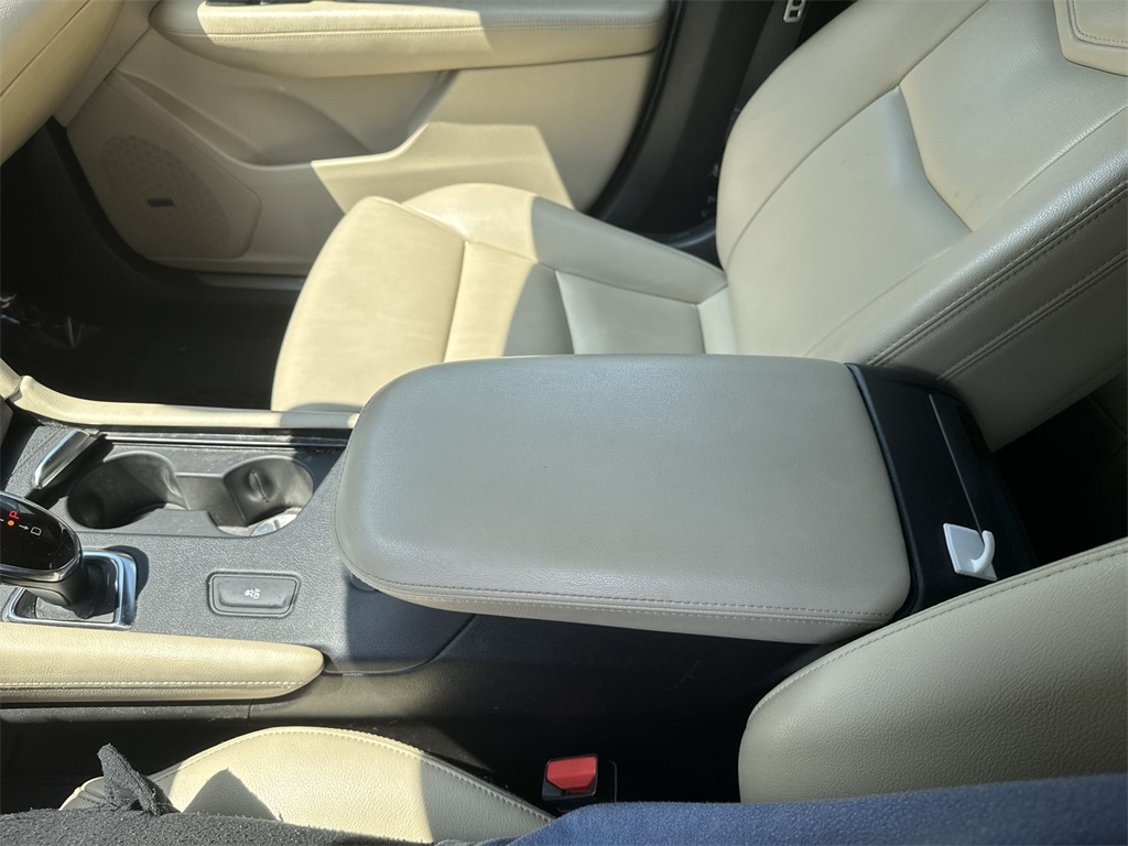 Vehicle image 22 of 35