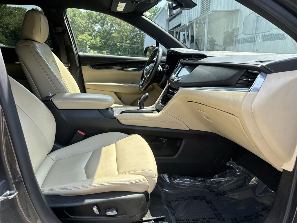 Vehicle image 14 of 35