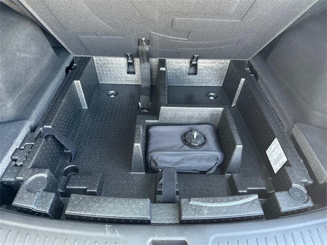 Vehicle image 11 of 44