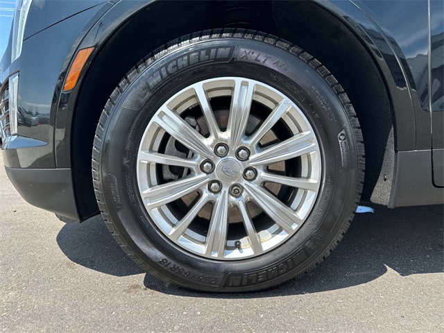 Vehicle image 9 of 44