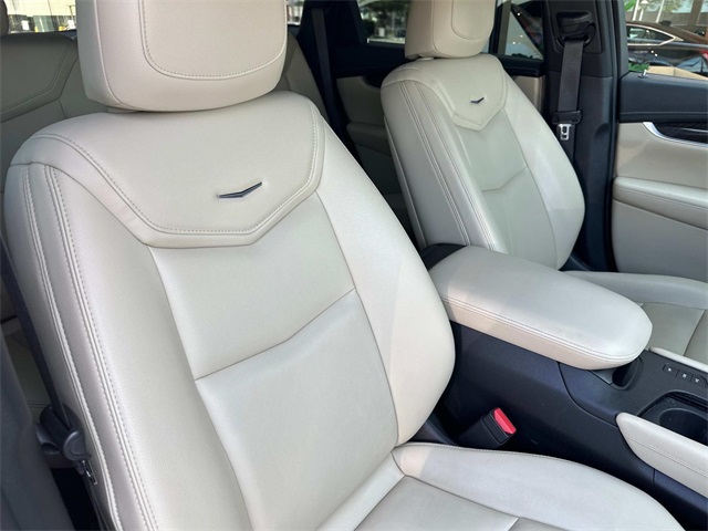 Vehicle image 18 of 44