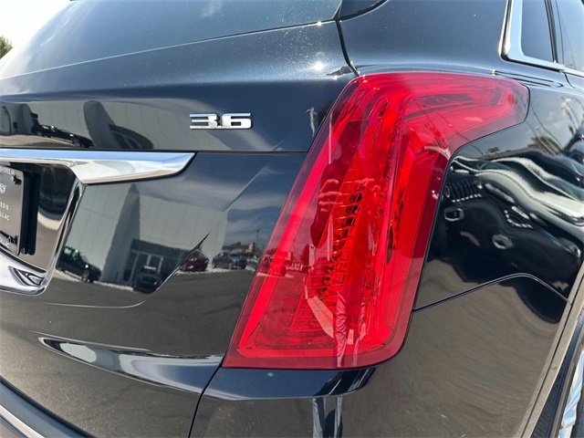 Vehicle image 41 of 44