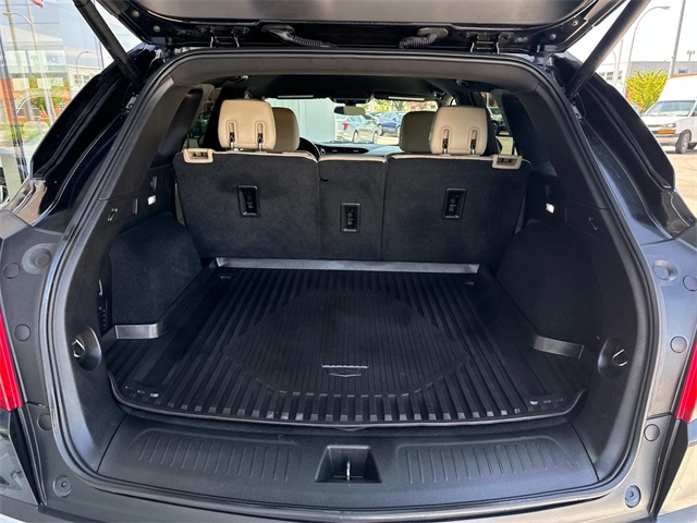 Vehicle image 10 of 44
