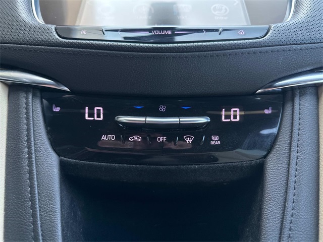 Vehicle image 39 of 44