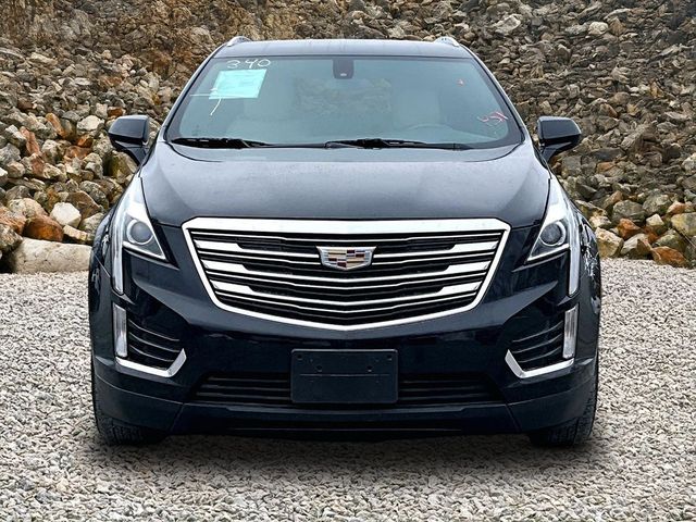 2019 Cadillac XT5 Base Image 2 of 30