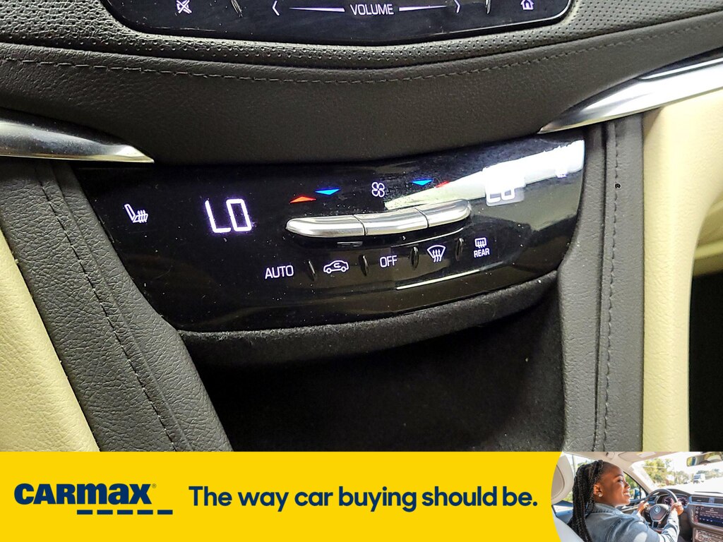 Vehicle image 18 of 27