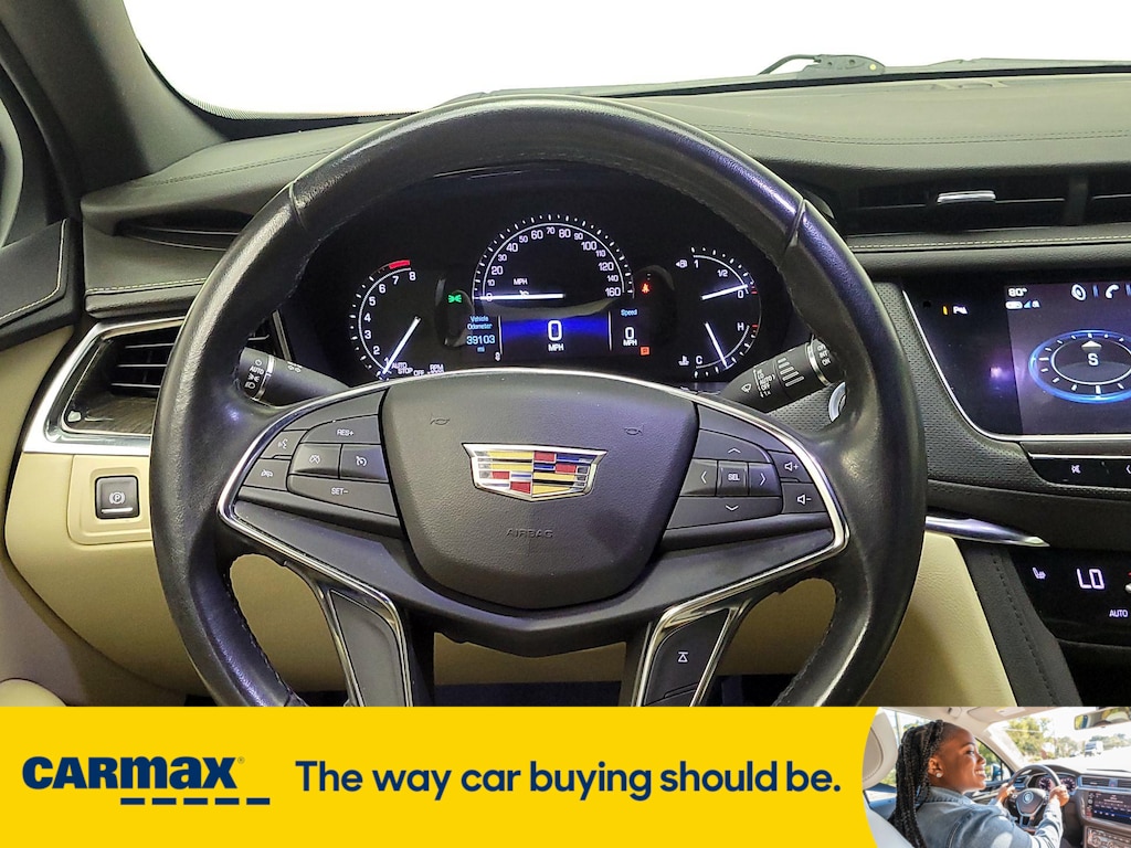 Vehicle image 21 of 27