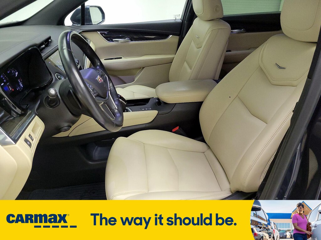 Vehicle image 11 of 27