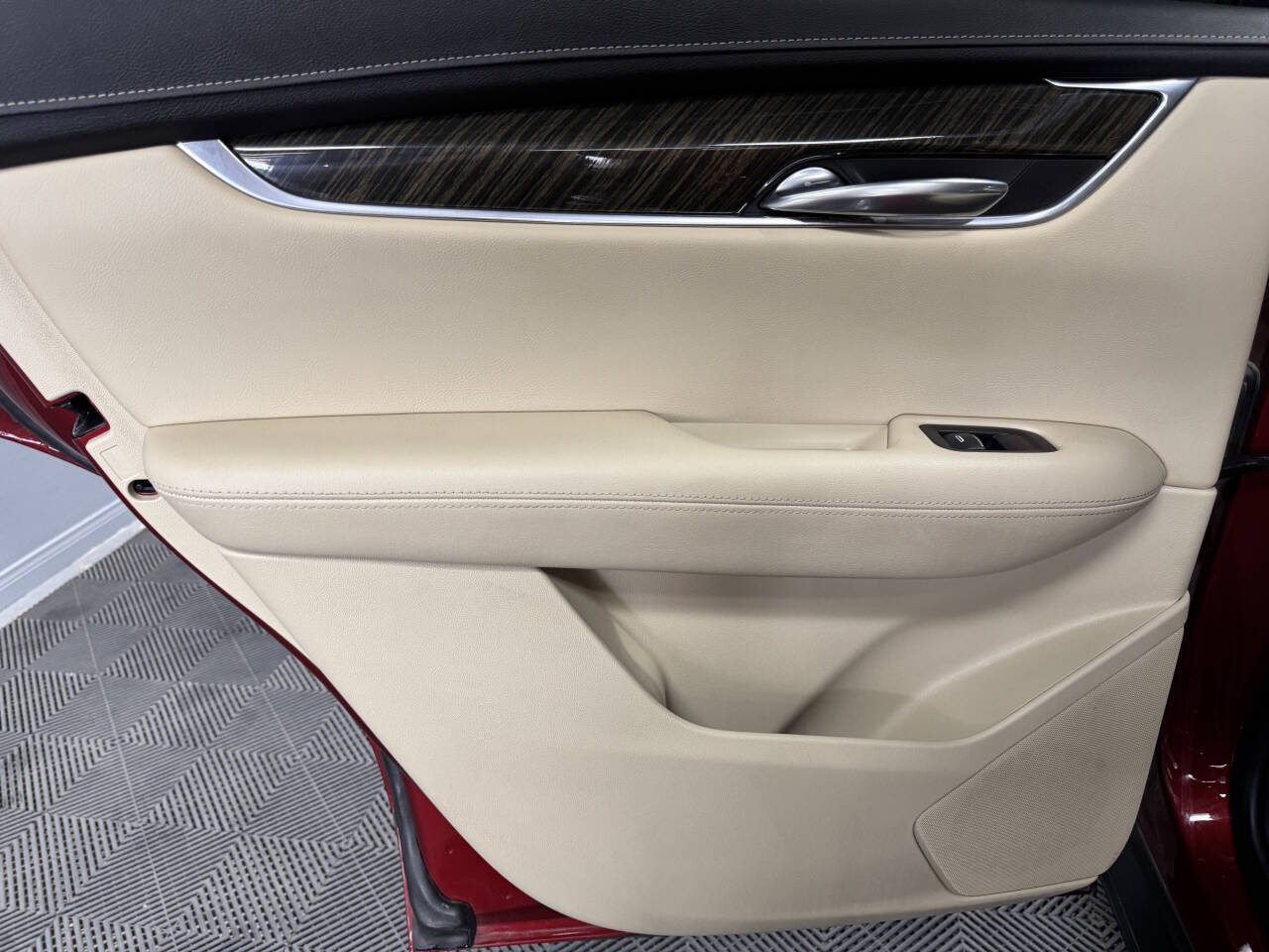 Vehicle image 47 of 59