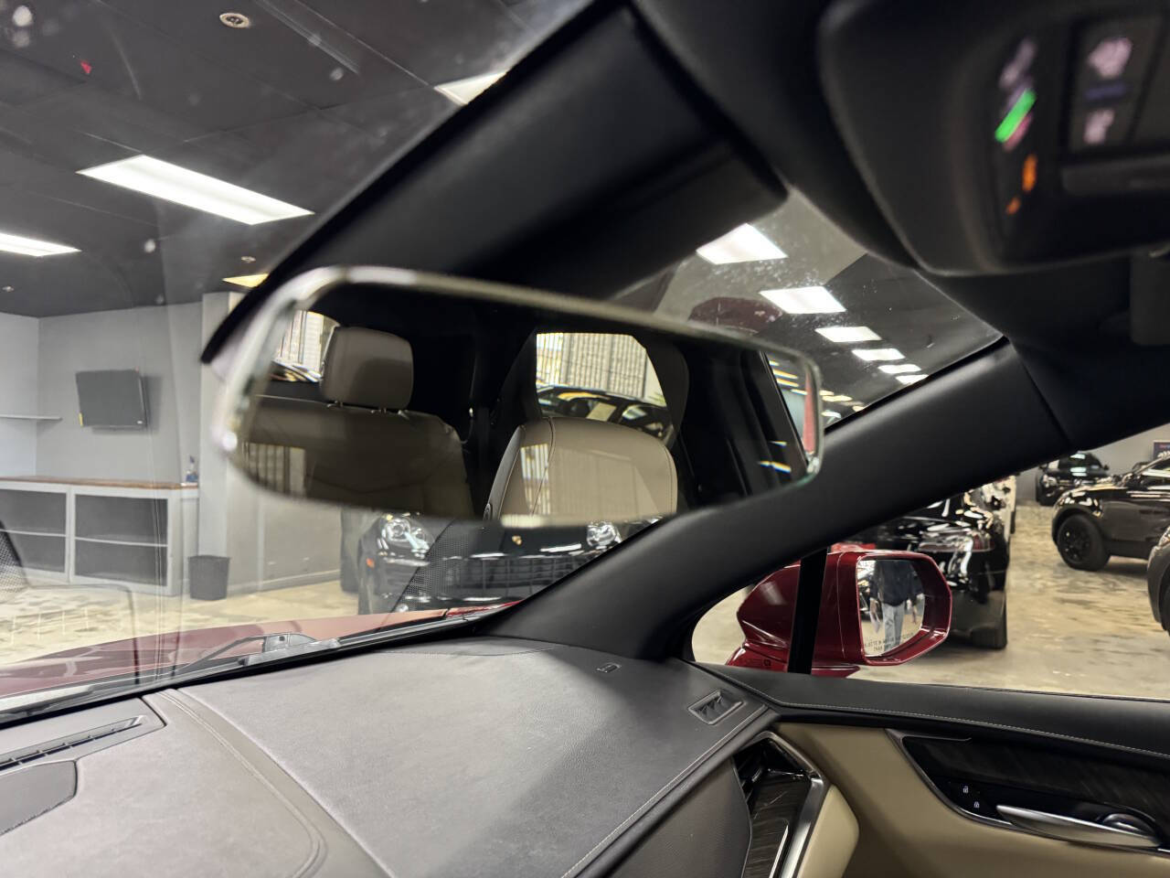 Vehicle image 31 of 59