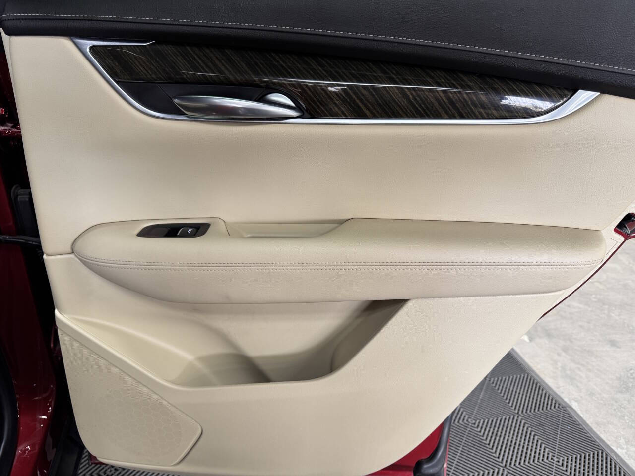 Vehicle image 40 of 59