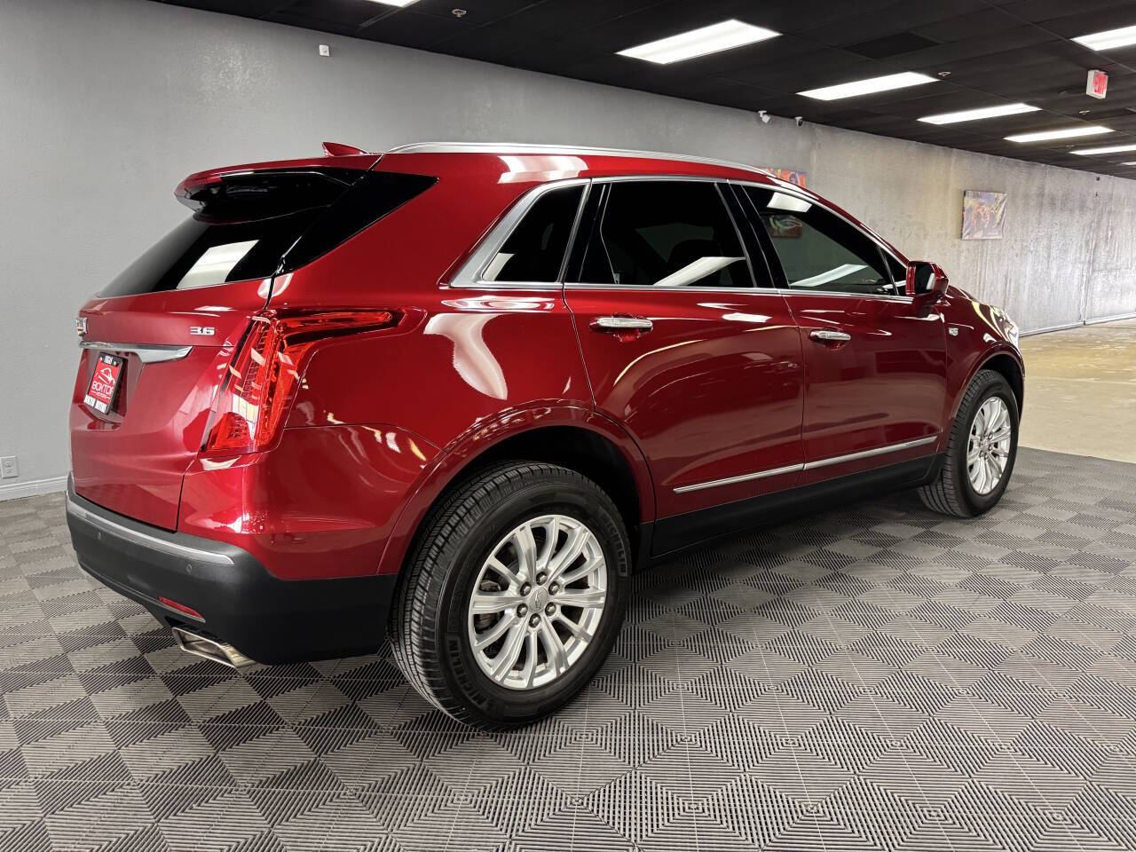 Vehicle image 10 of 59