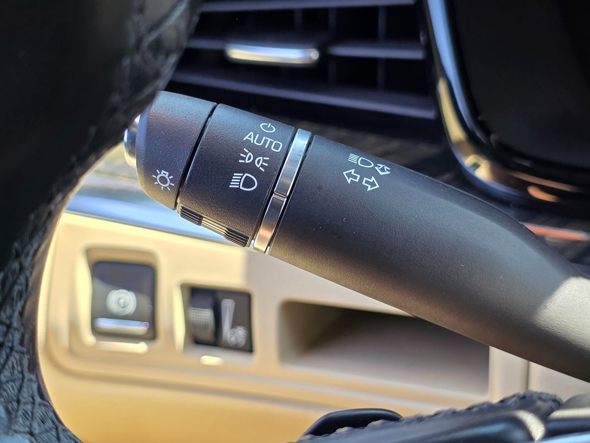 Vehicle image 46 of 49