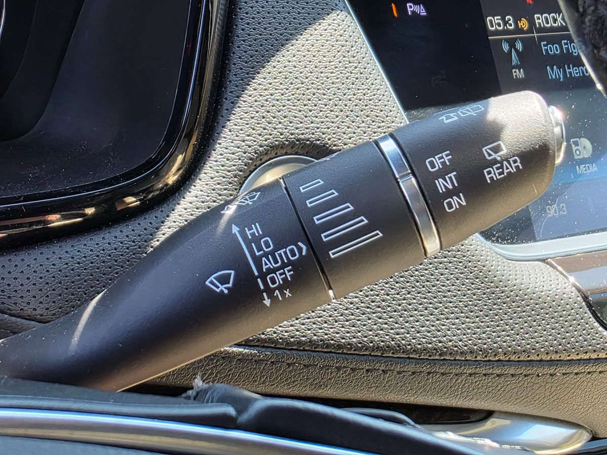 Vehicle image 47 of 49