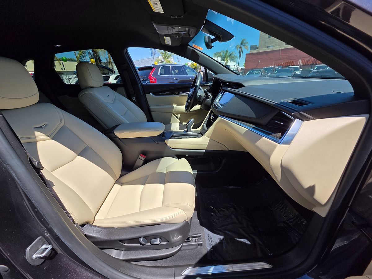 Vehicle image 16 of 49