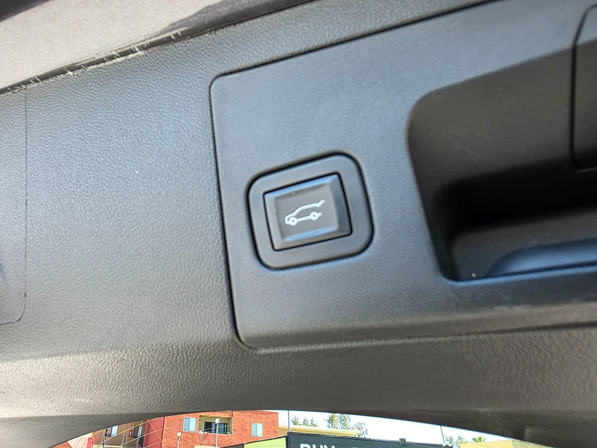 Vehicle image 20 of 49