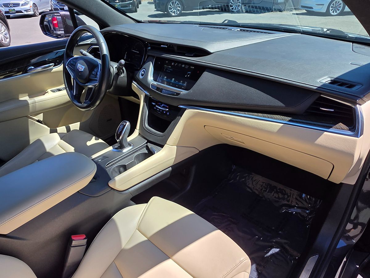 Vehicle image 13 of 49