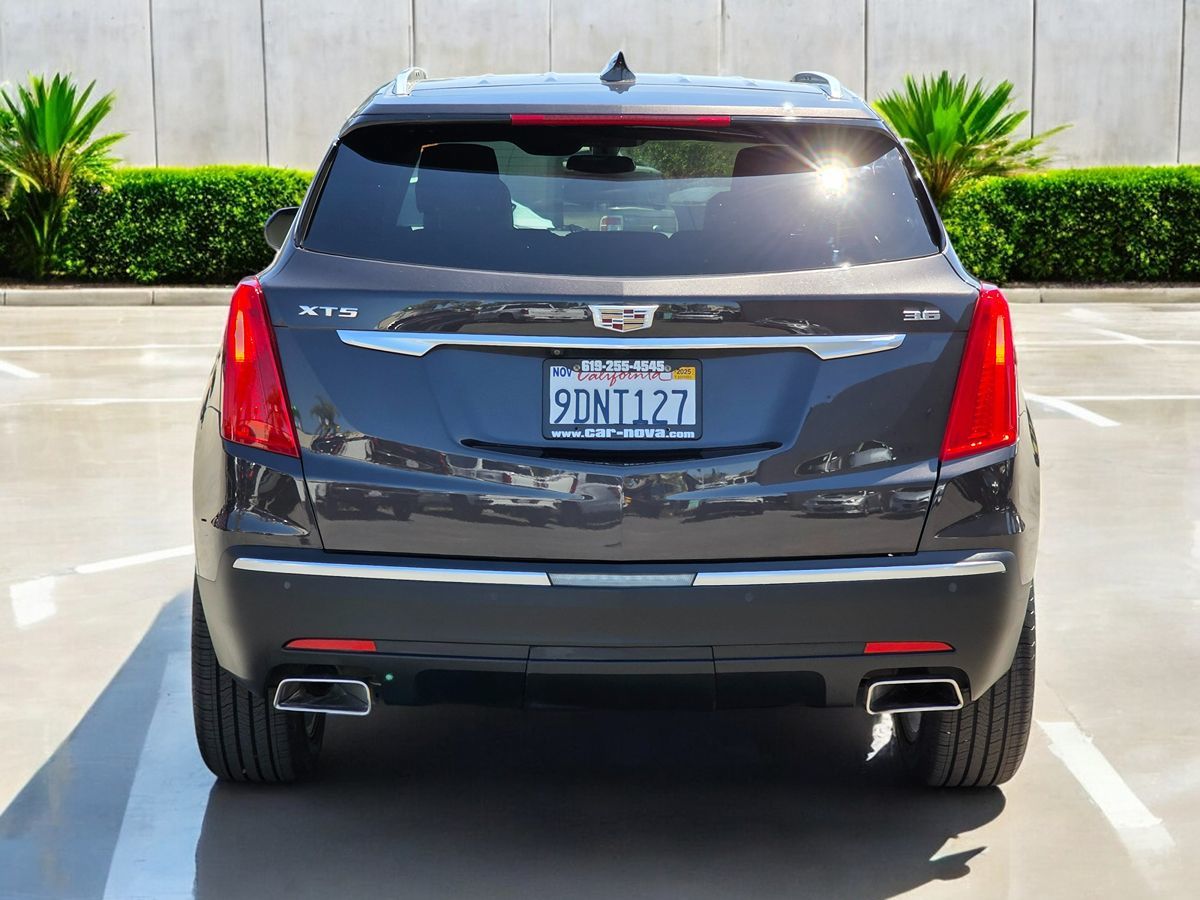 Vehicle image 7 of 49
