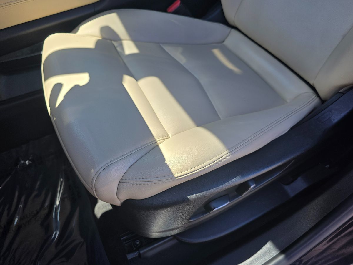 Vehicle image 24 of 49
