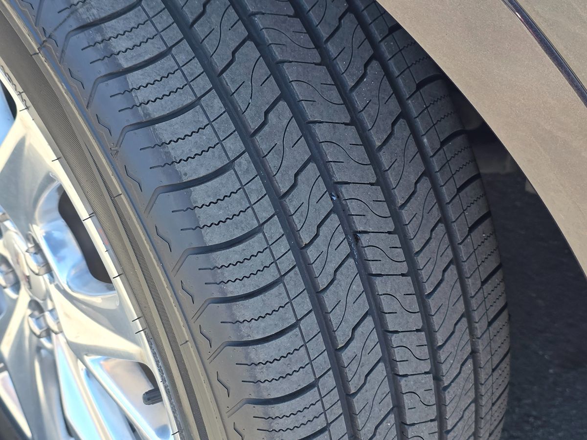 Vehicle image 21 of 49