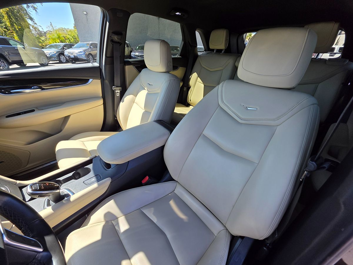 Vehicle image 23 of 49