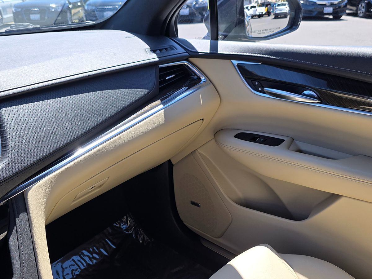 Vehicle image 43 of 49