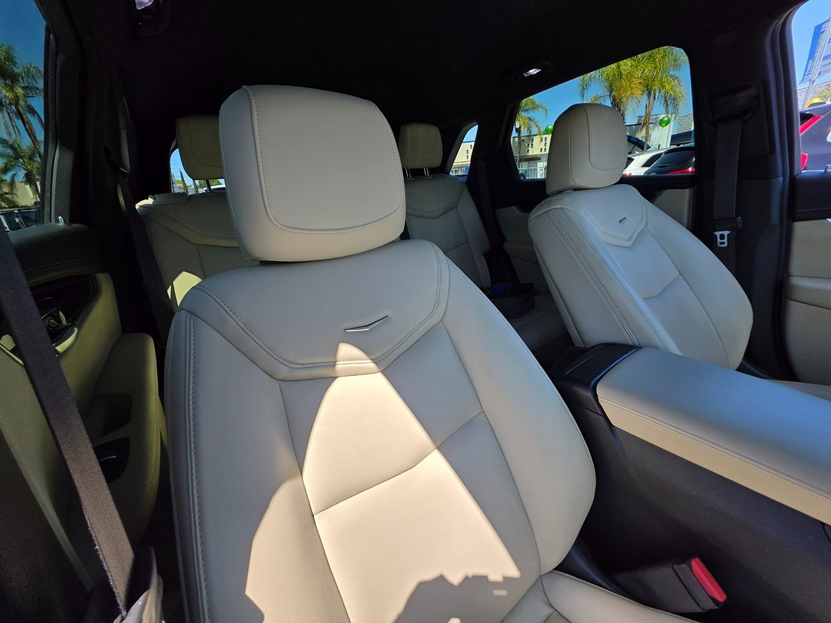 Vehicle image 17 of 49
