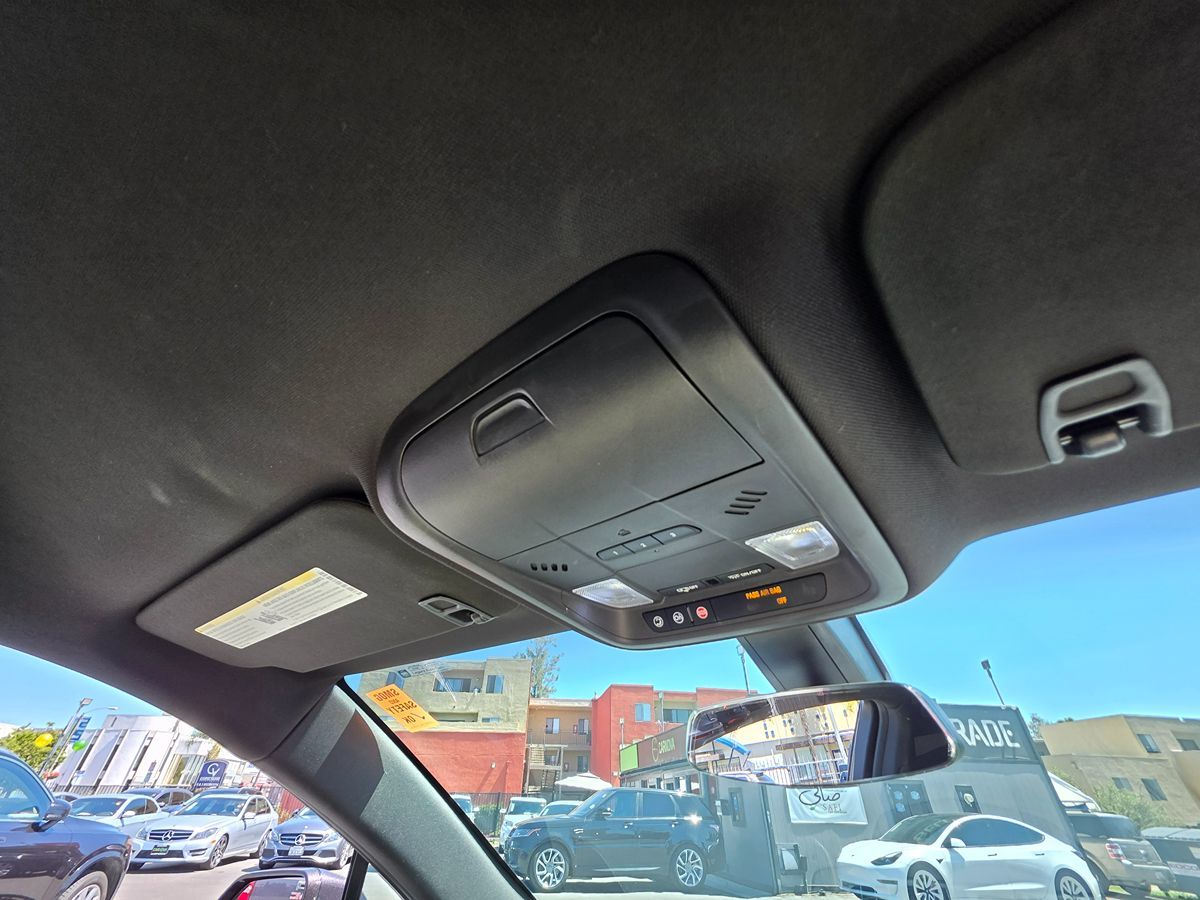 Vehicle image 18 of 49