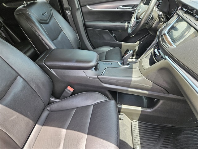Vehicle image 14 of 31