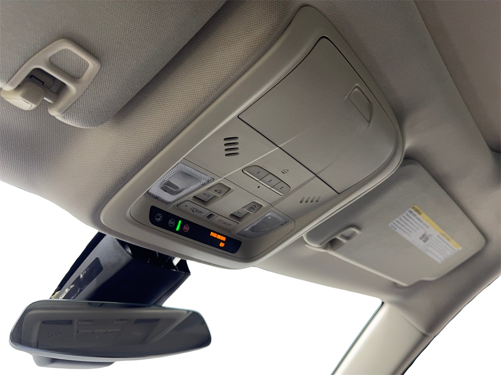 Vehicle image 71 of 90