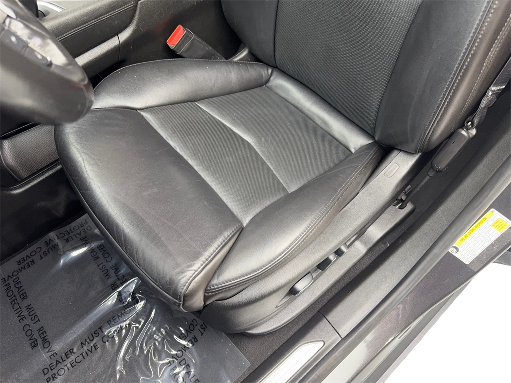 Vehicle image 29 of 90