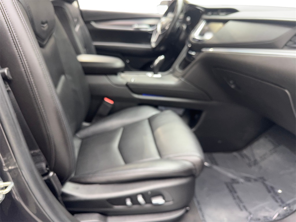 Vehicle image 44 of 90