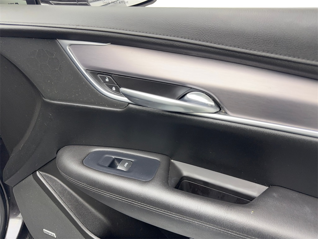 Vehicle image 47 of 90