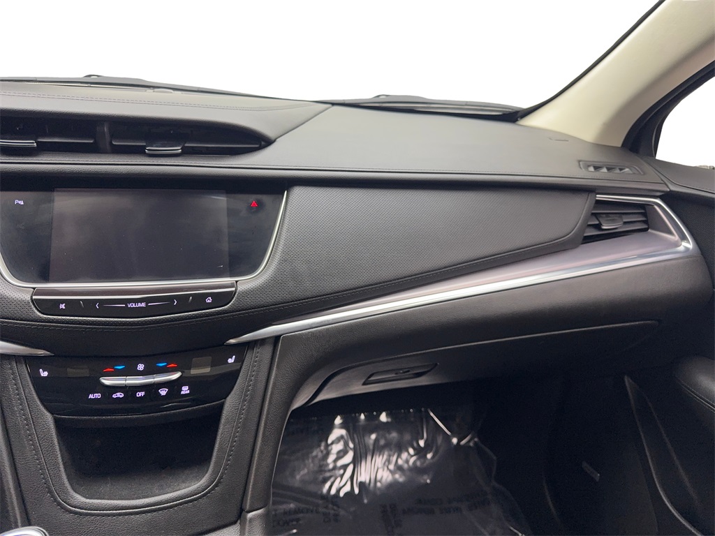 Vehicle image 52 of 90