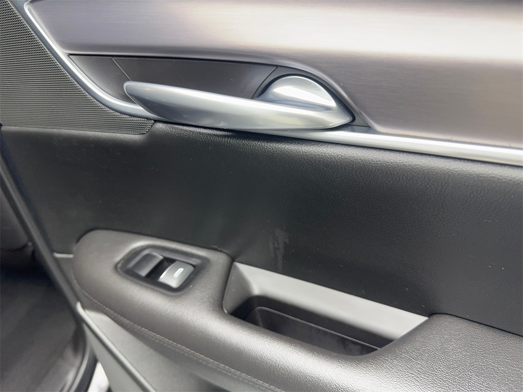 Vehicle image 43 of 90
