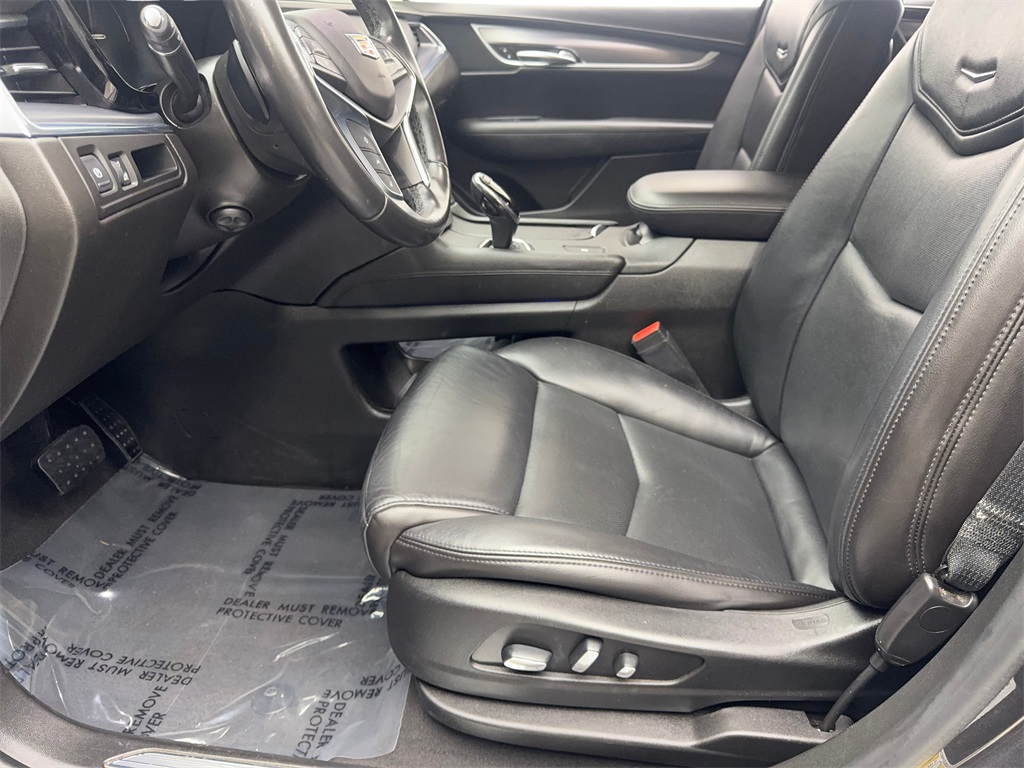 Vehicle image 27 of 90
