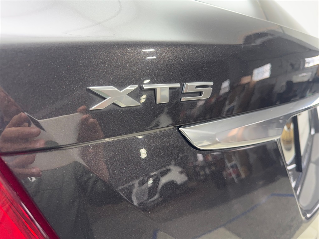 Vehicle image 23 of 90