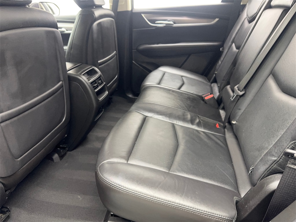 Vehicle image 33 of 90