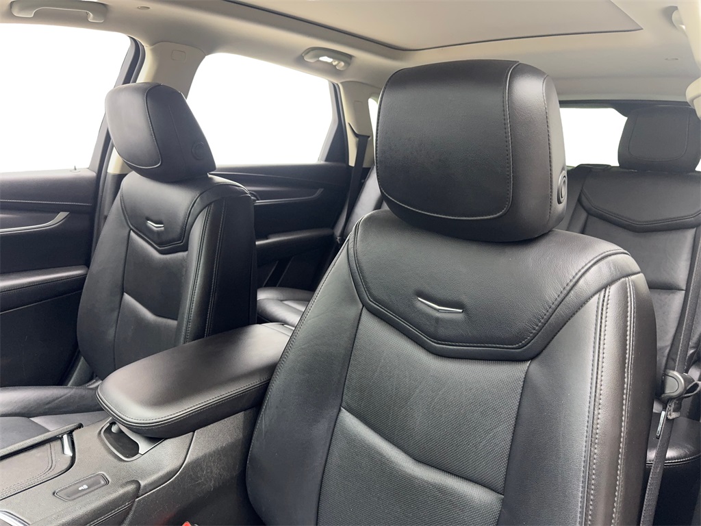 Vehicle image 28 of 90