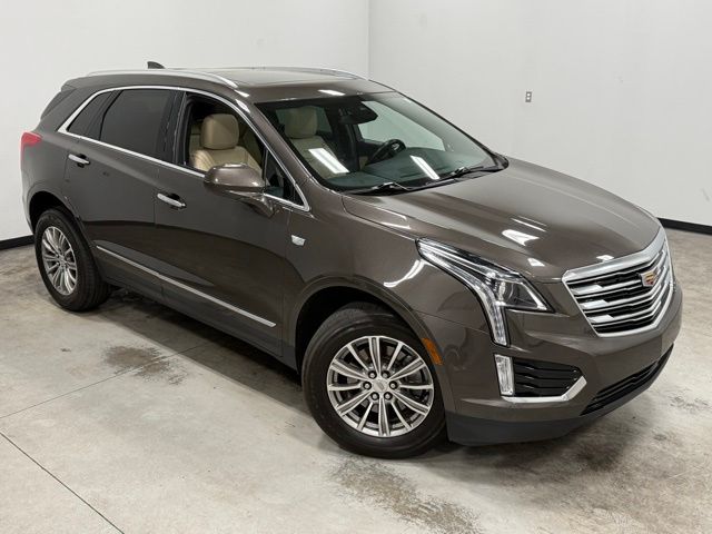 2019 Cadillac XT5 Luxury Image 3 of 38