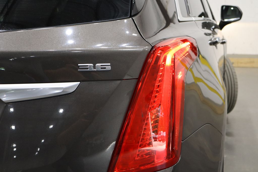 Vehicle image 43 of 44