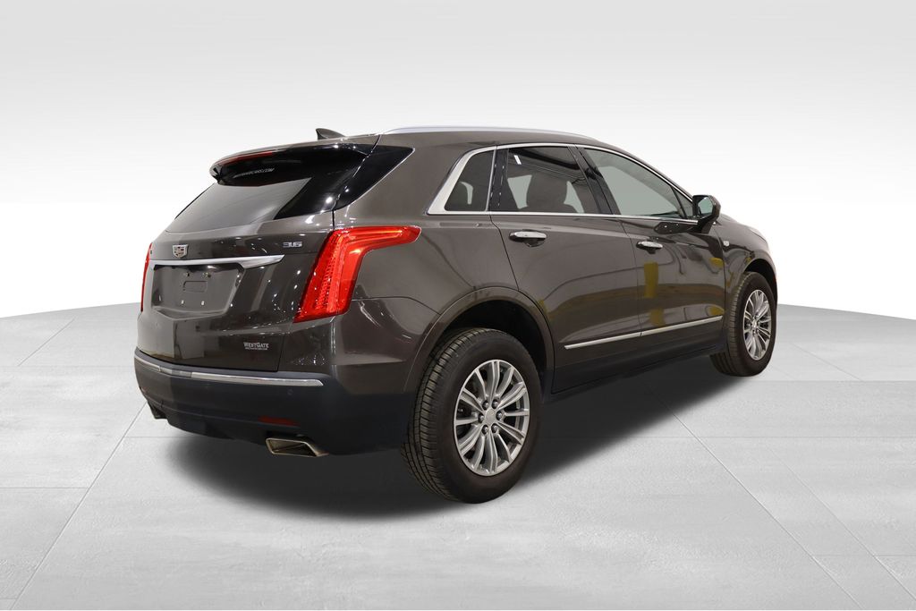 Vehicle image 4 of 44