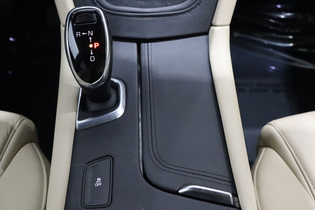 Vehicle image 29 of 44
