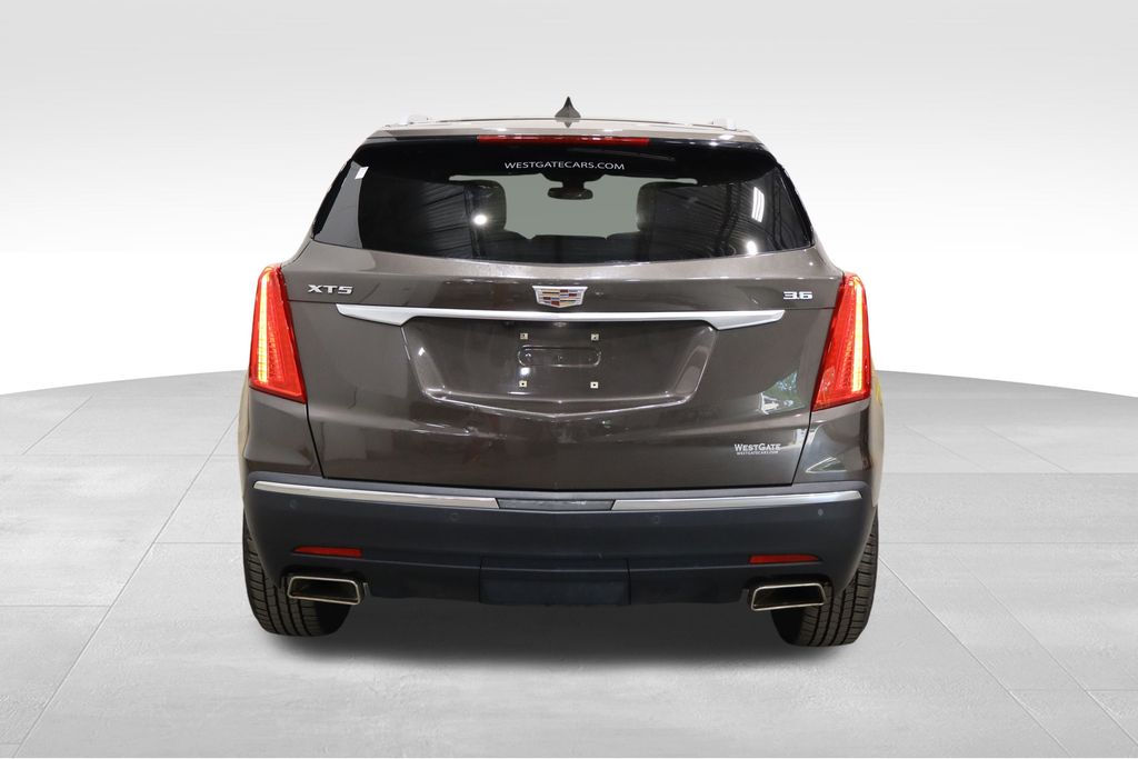 Vehicle image 5 of 44