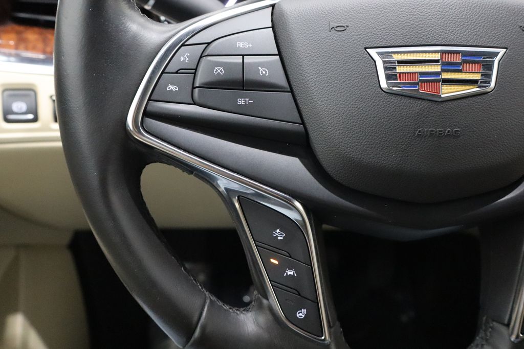 Vehicle image 23 of 44
