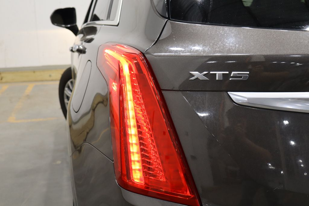 Vehicle image 42 of 44