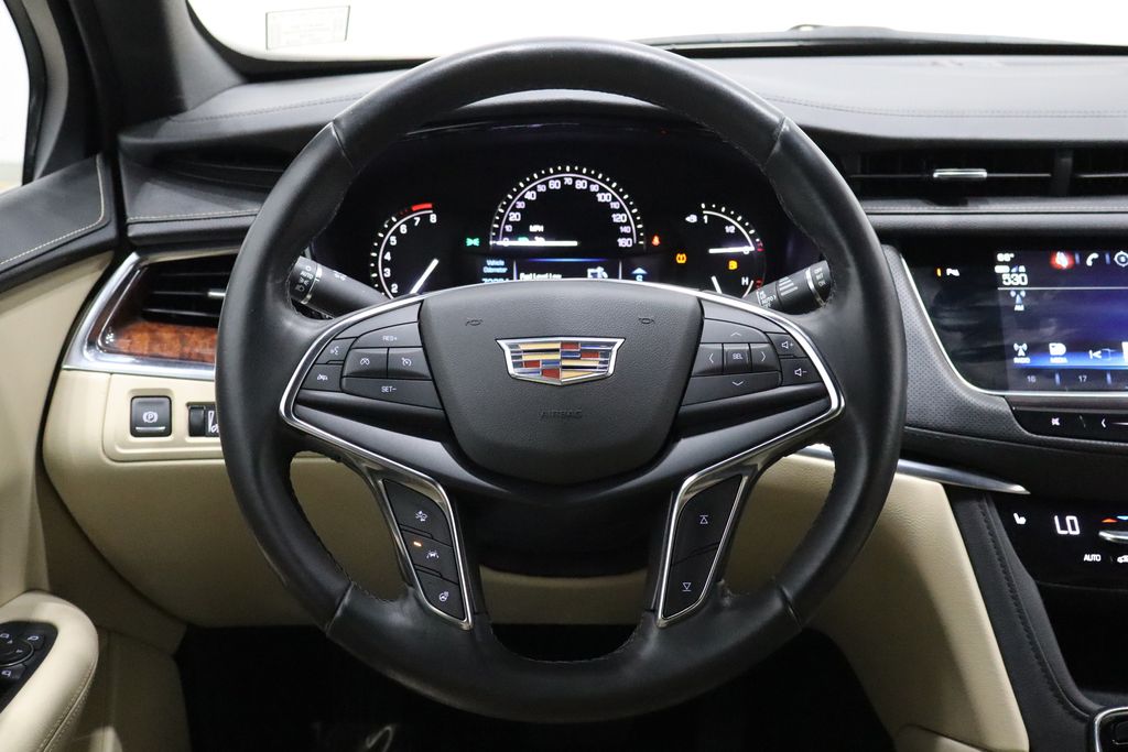 Vehicle image 22 of 44