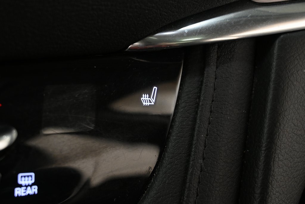 Vehicle image 20 of 47